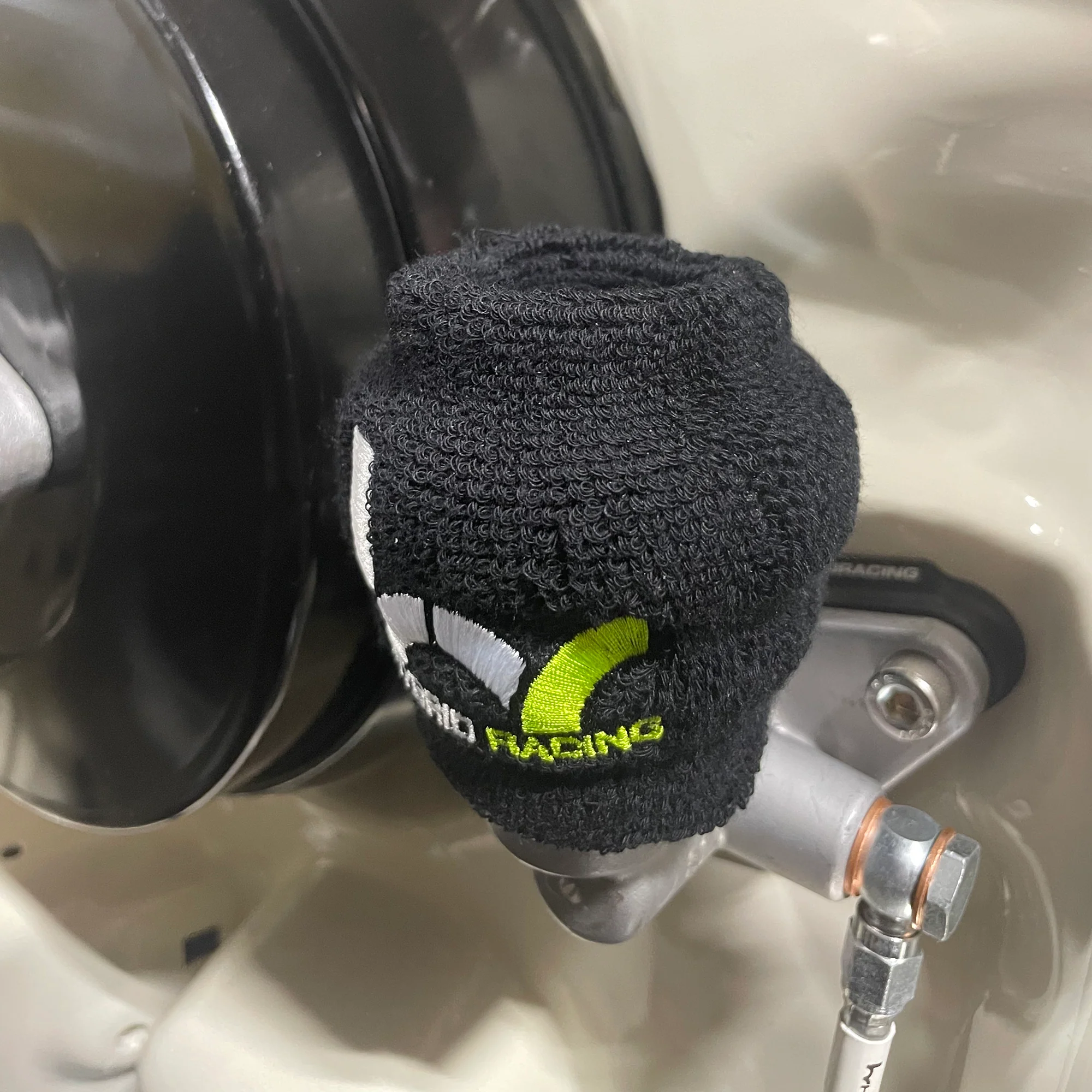 Hybrid Racing Reservoir Cover - Image 6