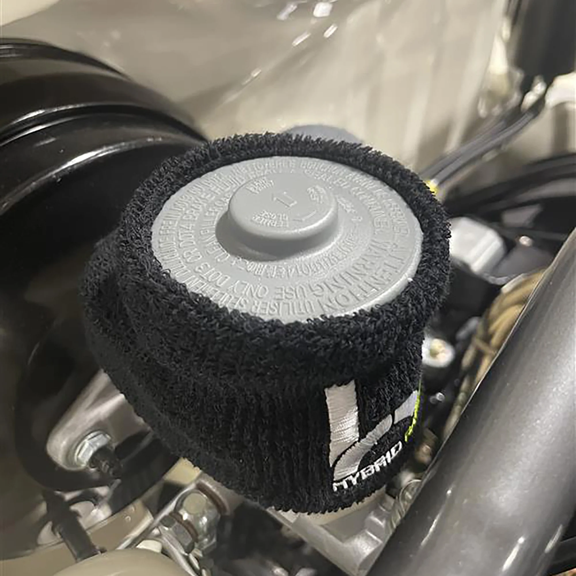 Hybrid Racing Reservoir Cover - Image 7